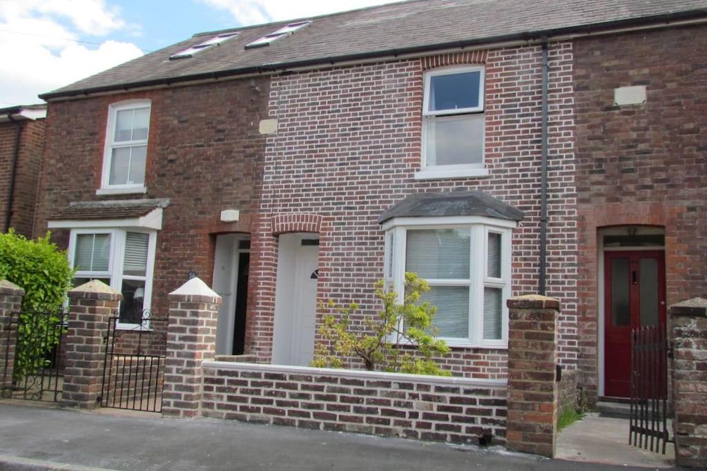 Welcoming Cottage In Chichester Near City Centre ภายนอก รูปภาพ