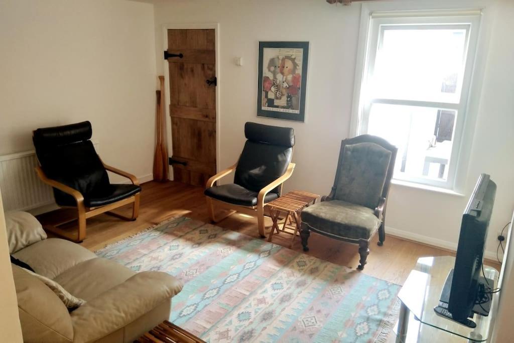 Welcoming Cottage In Chichester Near City Centre ภายนอก รูปภาพ