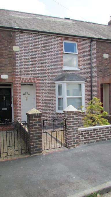 Welcoming Cottage In Chichester Near City Centre ภายนอก รูปภาพ