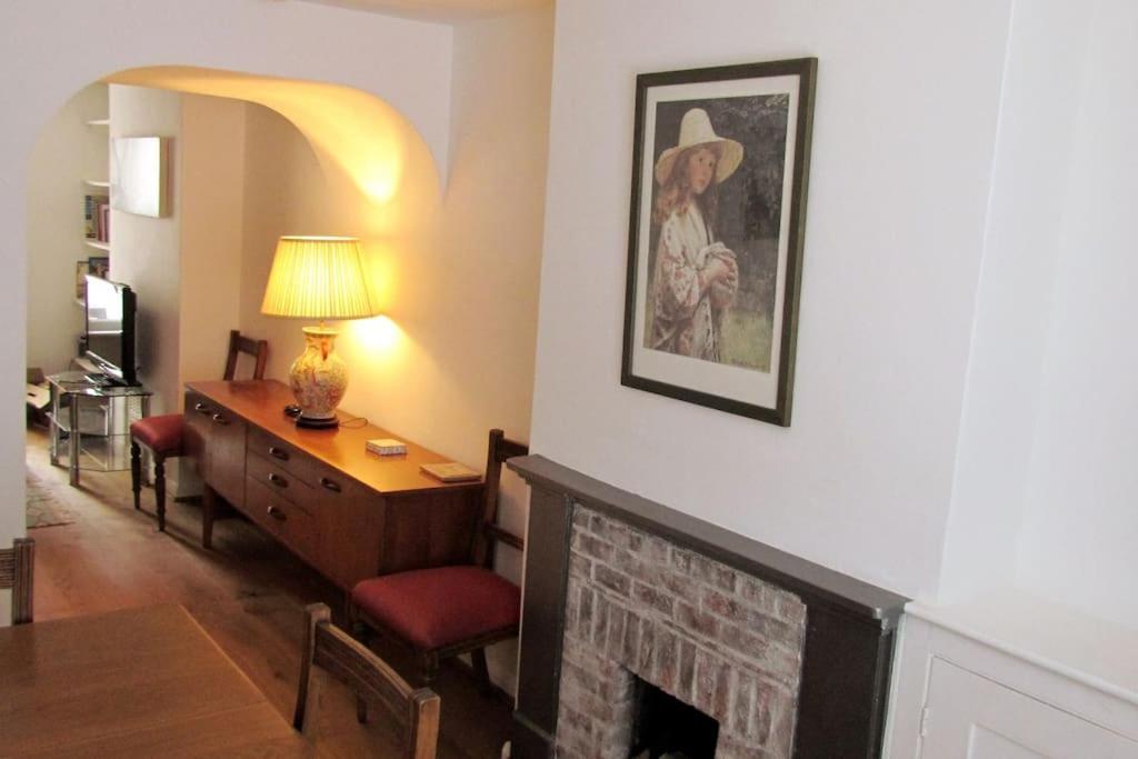 Welcoming Cottage In Chichester Near City Centre ภายนอก รูปภาพ