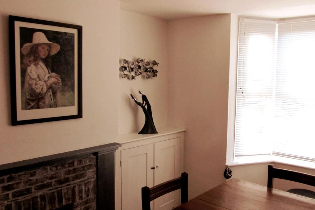 Welcoming Cottage In Chichester Near City Centre ภายนอก รูปภาพ