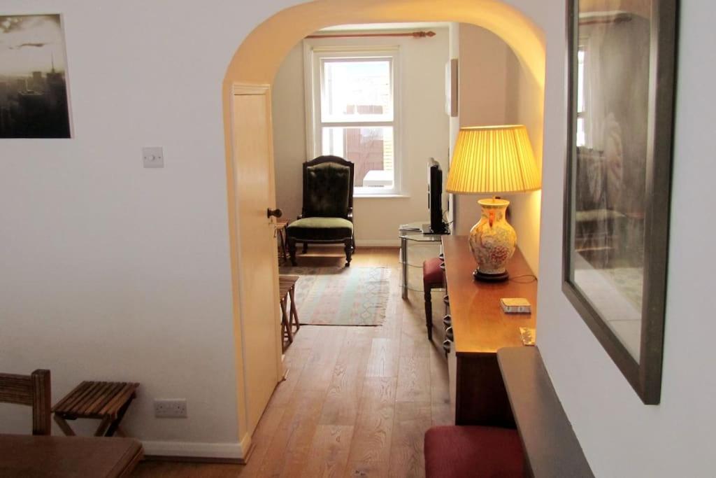 Welcoming Cottage In Chichester Near City Centre ภายนอก รูปภาพ