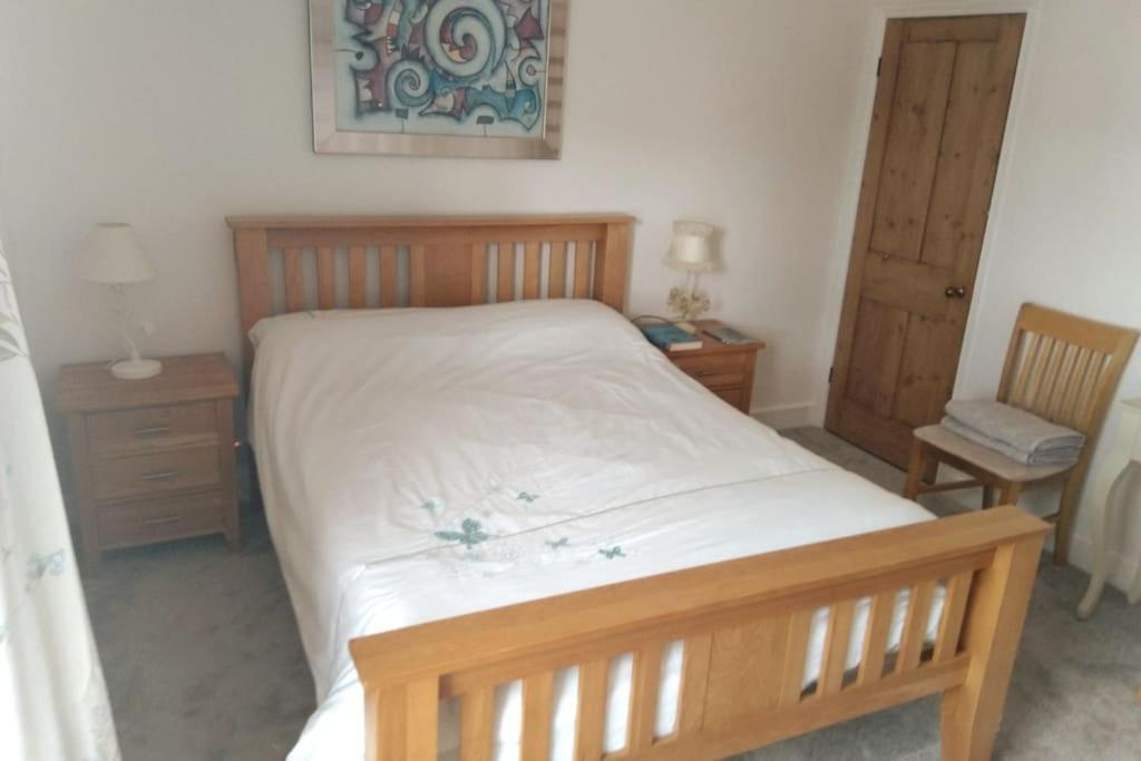 Welcoming Cottage In Chichester Near City Centre ภายนอก รูปภาพ