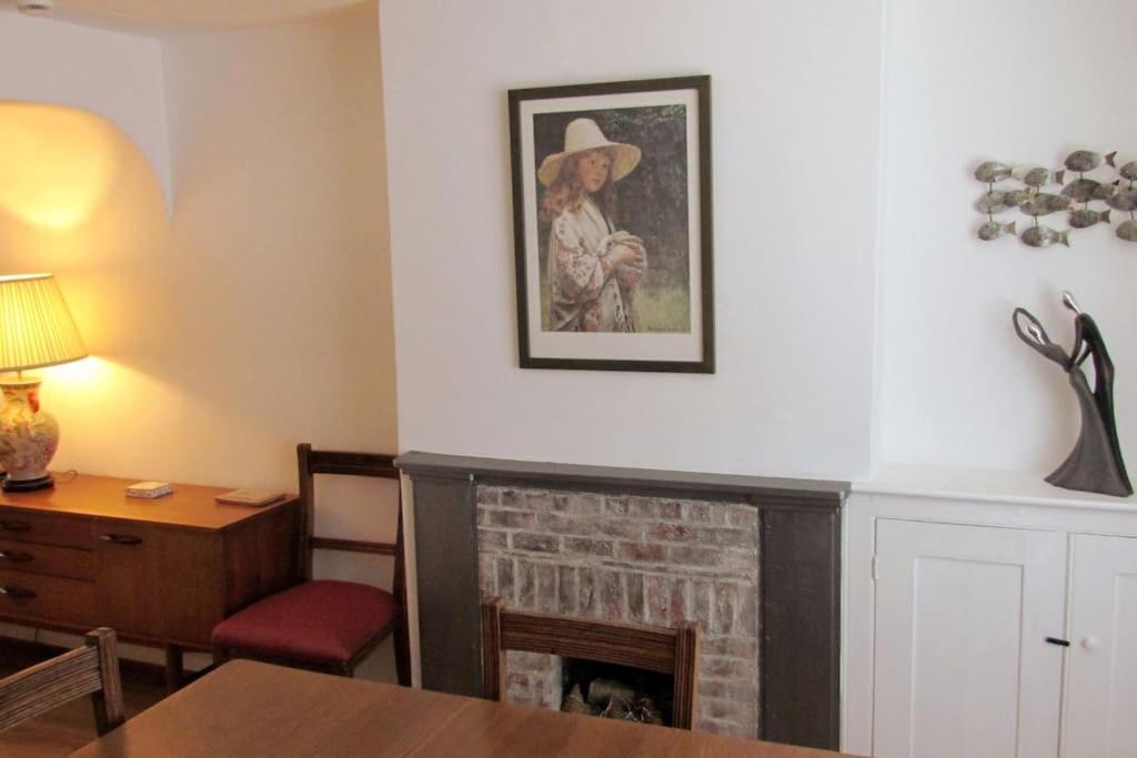 Welcoming Cottage In Chichester Near City Centre ภายนอก รูปภาพ