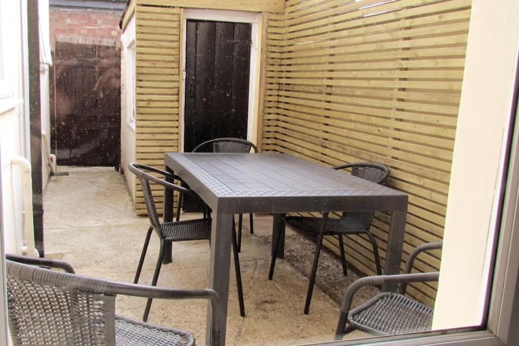 Welcoming Cottage In Chichester Near City Centre ภายนอก รูปภาพ